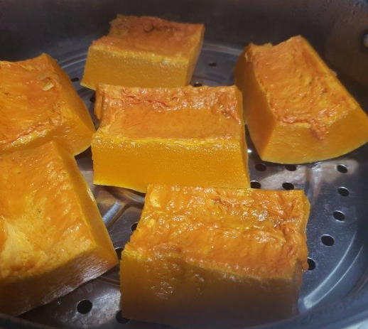 长南瓜怎么做好吃（怎样蒸南瓜好吃又简单）