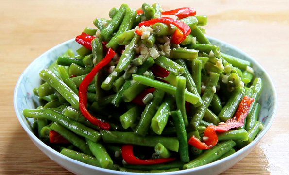 长豆荚怎么做好吃（长的豆荚是什么菜）