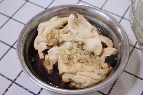 蒸鸡肉怎么做好吃（蒸鸡肉怎么做好吃又简单窍门）