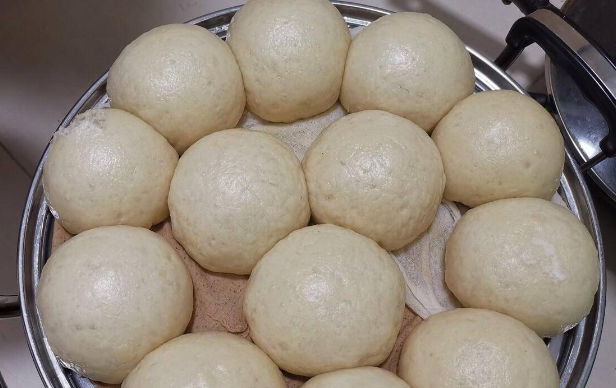 蒸馒头怎样发面好吃（蒸馒头如何发面）