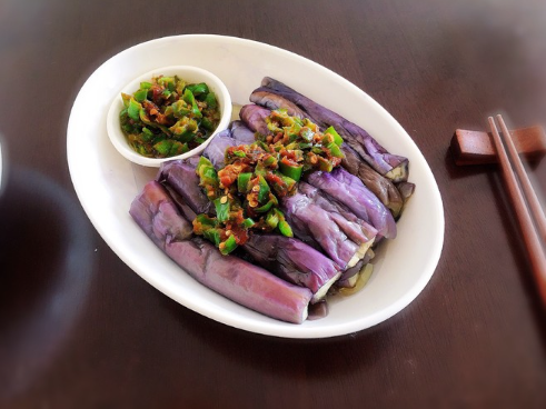 蒸茄子怎么做好吃（蒸茄子怎么做好吃视频）