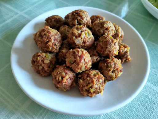 蒸肉丸子怎么做好吃（蒸肉丸子的家常做法简单视频）