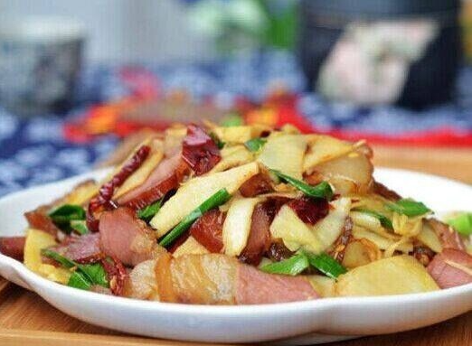 蒸腊肉怎么做好吃（冬笋蒸腊肉怎么做好吃）