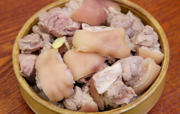 蒸猪脚怎么做好吃（猪脚怎样蒸才好吃）