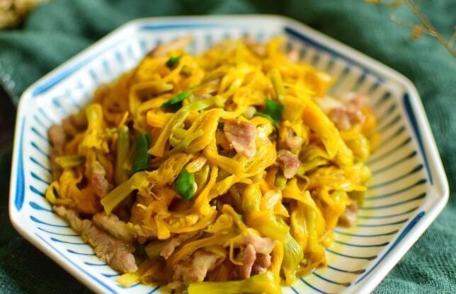 黄花菜的作用与功功效 黄花菜的食用方法