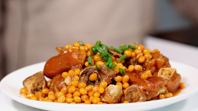 肘子肉炒什么菜好吃（熟肘子肉的二次做法）