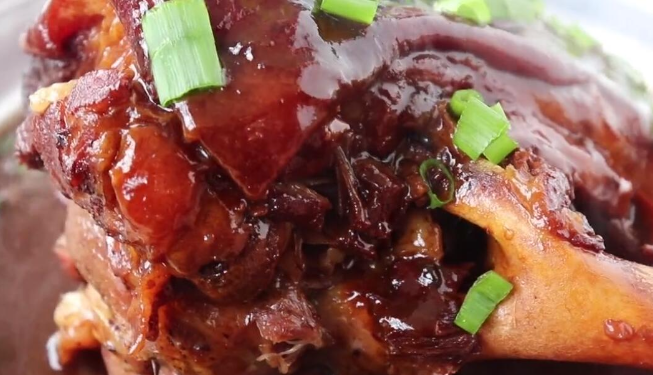 肘子骨怎么炖好吃（肘子骨怎么炖好吃又简单）