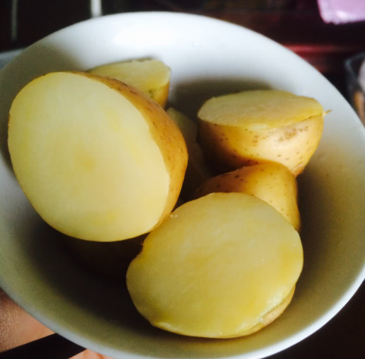 蒸熟的土豆怎么做好吃（土豆泥怎么做才好吃又简单）
