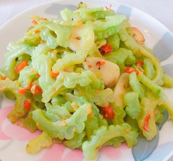苦瓜功效和作用（干苦瓜泡水喝的功效与作用）