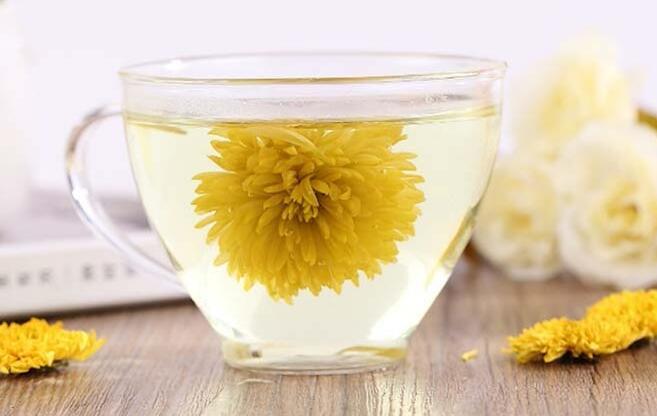 蜂蜜水泡菊花作用与功效 喝蜂蜜菊花茶的好处
