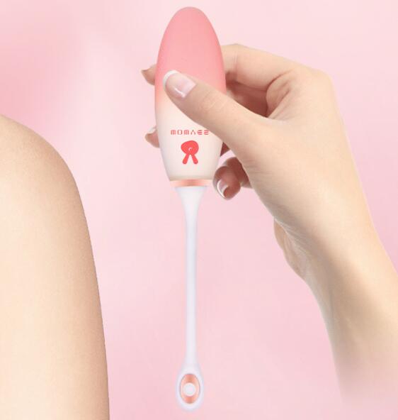 女人使用自慰器的过程（大品牌女用自慰器）