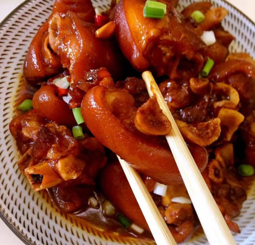 猪蹄配什么菜好吃（煮猪蹄子放什么调料）