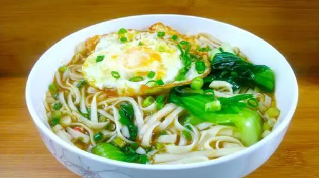 煮面条放什么好吃（怎样做面条好吃）