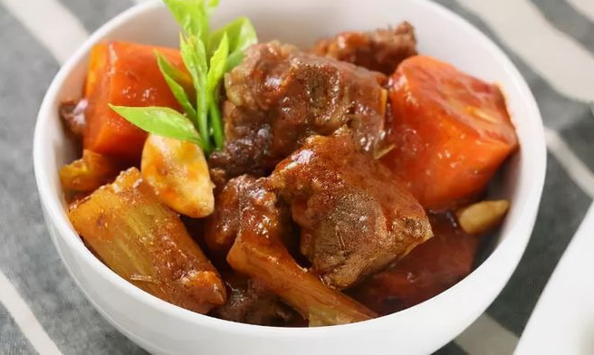 煮过的牛肉怎么做好吃（熟牛肉怎么炒好吃又简单）