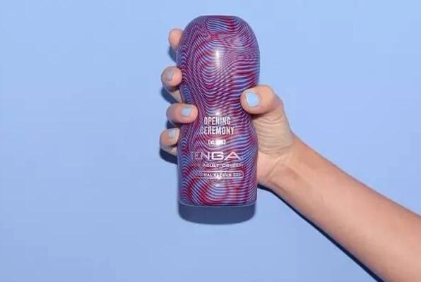 女用自慰器怎么用法（飞机杯男人自慰器）