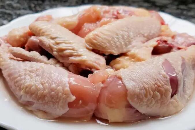 冰冻的鸡肉还有营养吗（冰冻的鸡肉可以保存多长时间）
