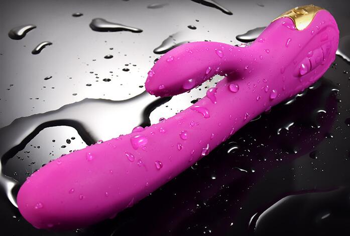 女性情趣用品嘿咻机器（女人使用的保健器材）