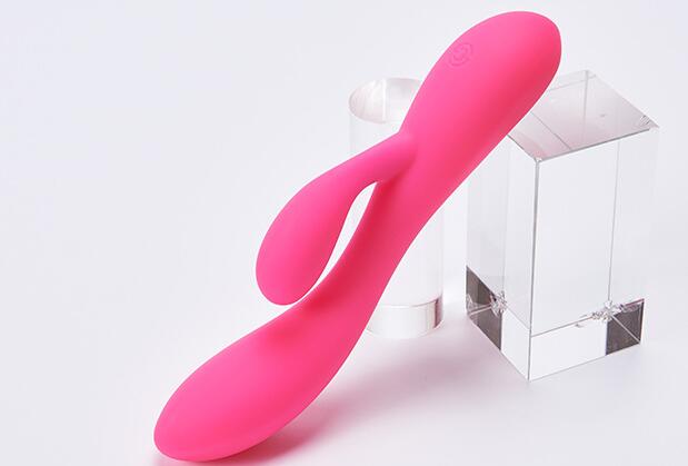  陷入情趣用品的迷幻世界（情趣用品化解生活中的困境）