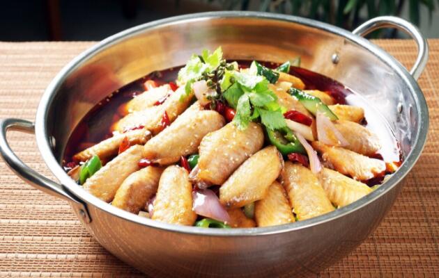中翅膀怎么做好吃（分享一下中翅膀的制作方法）