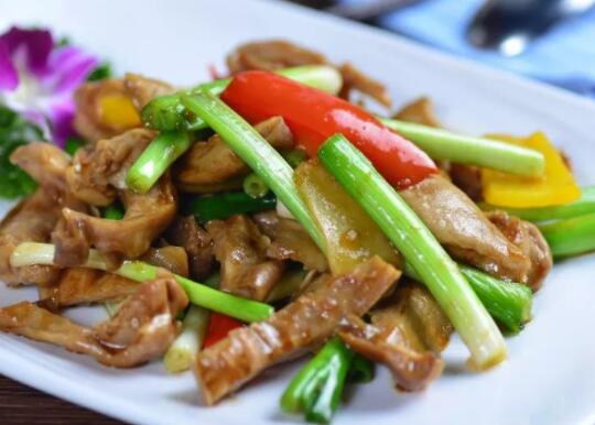 子姜和什么炒好吃（子姜做什么菜）