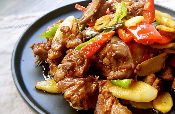 子姜鸭子怎么做好吃（简单好吃的子姜鸭子做法）