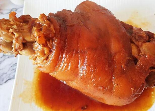 怎样做猪肘子软嫩好吃 猪肘子是一道美味可口的菜肴