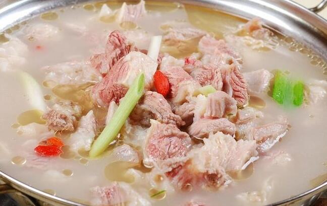 怎样做羊肉火锅好吃（羊肉火锅的教程）
