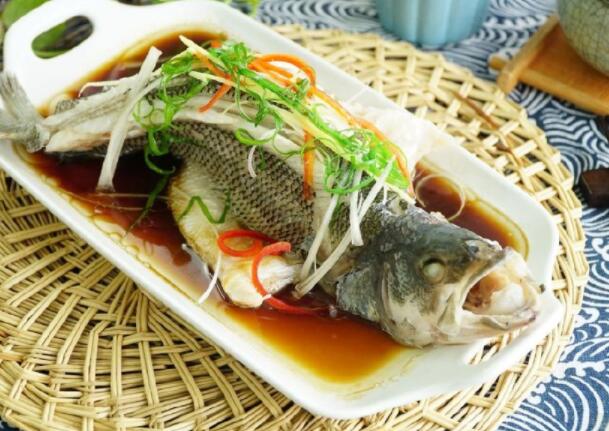 怎样做鱼好吃又简单（鱼肉是一种营养丰富的食物）