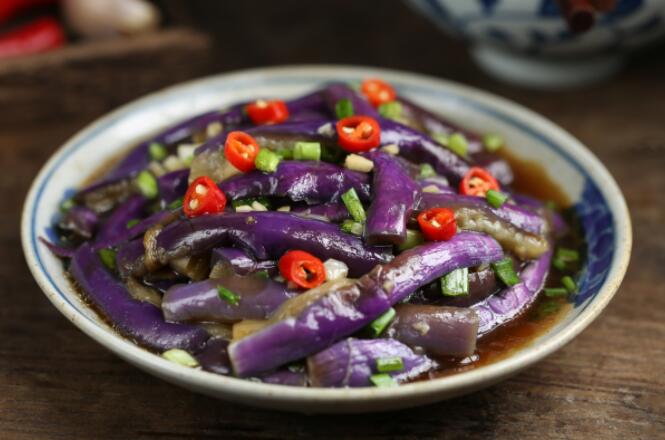 整茄子怎么蒸好吃（蒸茄子怎么做好吃）