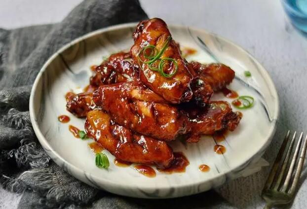 最好吃的可乐鸡翅（可乐鸡翅的家常做法）