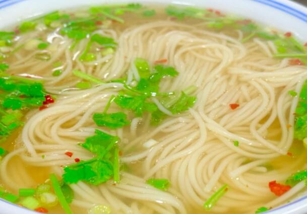 简单好吃清汤面的做法窍门（你的味蕾一次性尝到幸福的滋味）