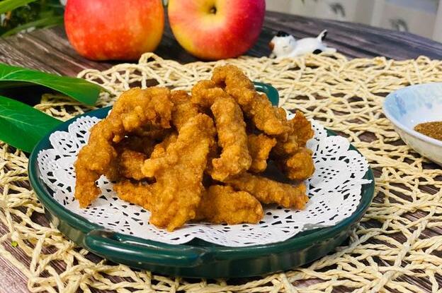 炸好的酥肉怎么蒸好吃（炸酥肉是一道非常受欢迎的菜品）