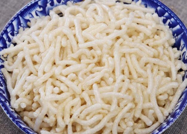 炸粉条怎么做好吃（调制好炸粉条的蘸料）