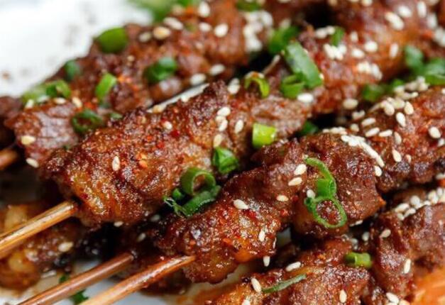炸羊肉怎么做好吃（炸羊肉是一道特色菜肴）