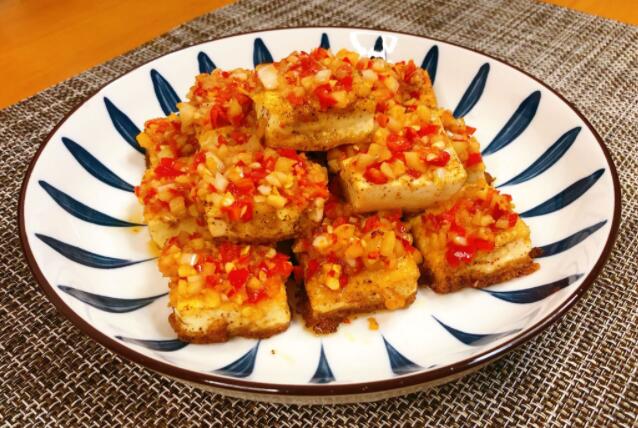 炸豆腐炒什么好吃（如何炸豆腐炒出美味佳肴）
