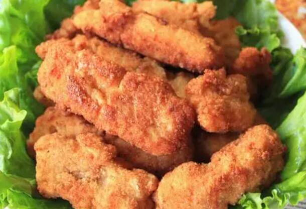 炸鱼怎么炸好吃又简单（炸鱼是一道很受欢迎的美食）