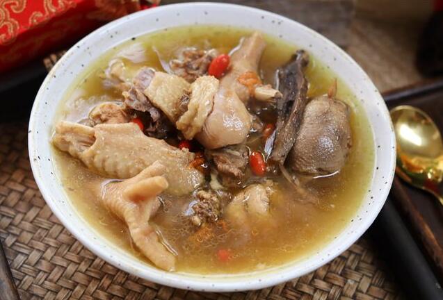 煮土鸡怎么煮好吃（煮土鸡的窍门）