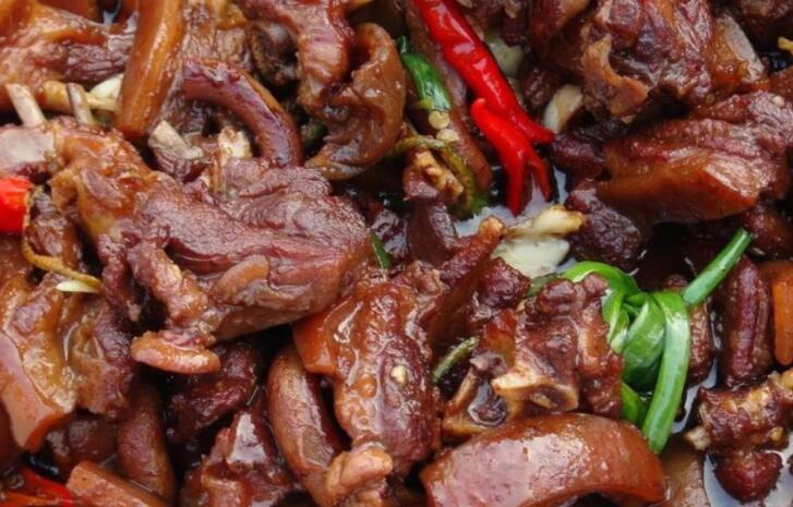煮狗肉放什么调料好吃（狗肉是中国南方地区的传统美食之一）