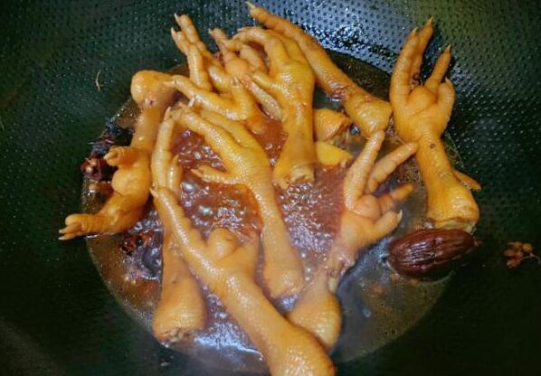 煮鸡爪怎么做好吃（煮鸡爪怎么煮好吃）