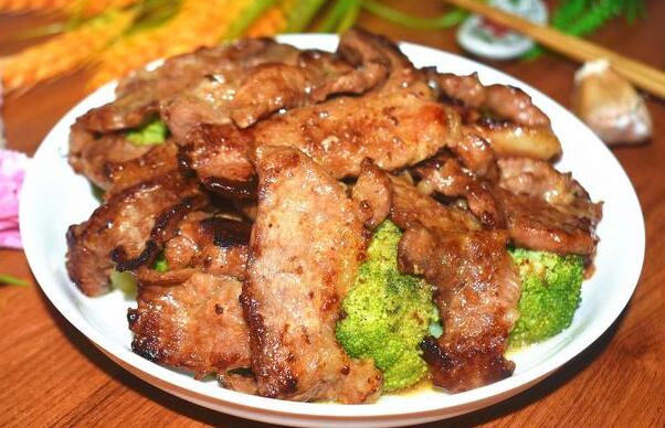 猪前槽肉怎么做好吃（选购优质的猪前槽肉）