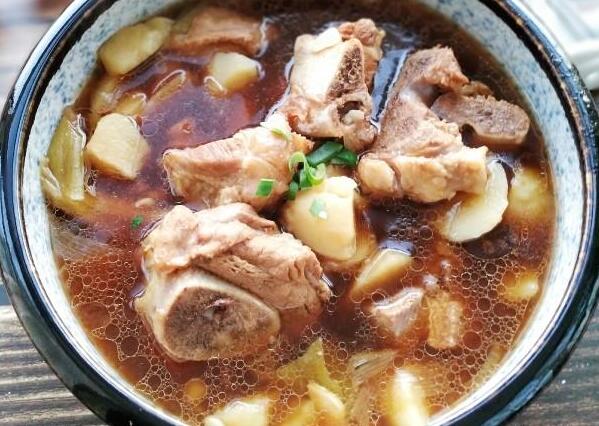 猪后腿肉怎么做好吃又简单 几种简单易做的猪后腿肉做法