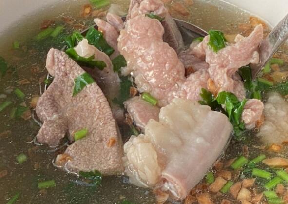 猪杂汤怎么做好吃（猪杂汤的制作方法和技巧）
