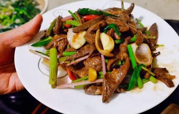 猪横利怎么炒好吃（猪横利怎样炒）