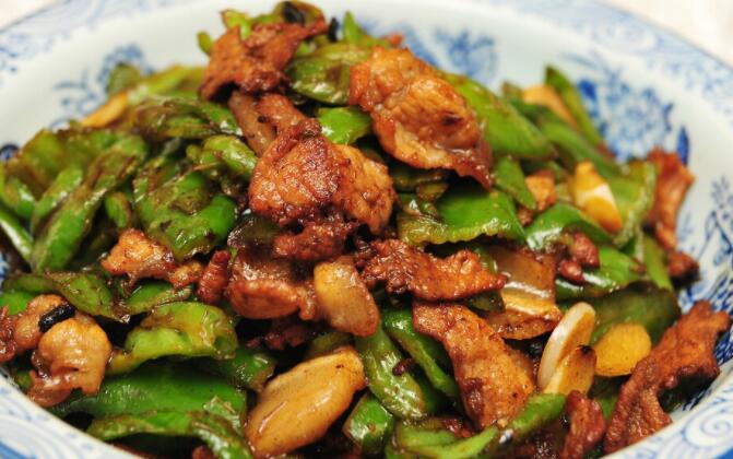 猪的前腿肉好吃还是后腿肉好吃（如何选择猪肉部位）