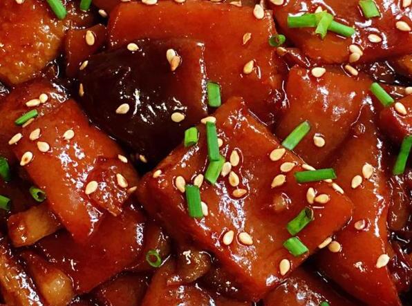 猪皮怎么做最好吃（猪肉皮的10种做法）