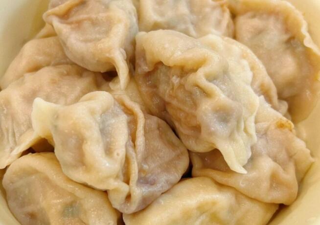 猪肉和啥菜包饺子好吃（猪肉和啥菜包饺子的制作方法）