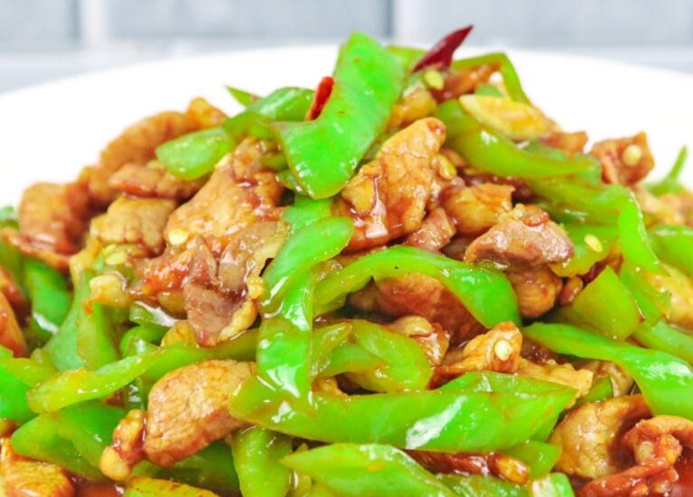 猪肉和牛肉哪个好吃（长期吃牛肉好还是吃猪肉好）