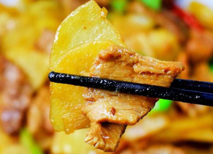 猪肉搭配什么菜炒好吃（介绍几款猪肉搭配菜品的做法）