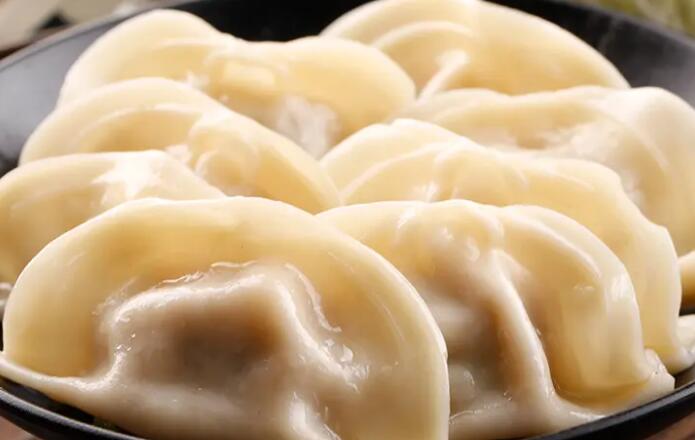 猪肉放什么包饺子好吃（猪肉包饺子的几个技巧）