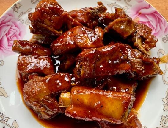 如何用猪肉和其他菜炒出美味佳肴（猪肉跟什么菜炒好吃又简单）